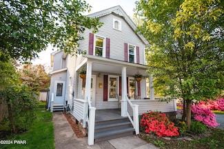 207 Avenue I, Matamoras, PA 18336