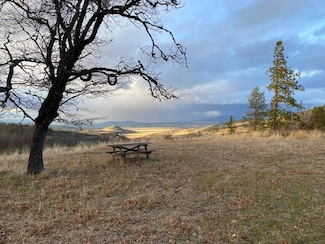 110 White Tail Dr, Eagle Point, OR 97524