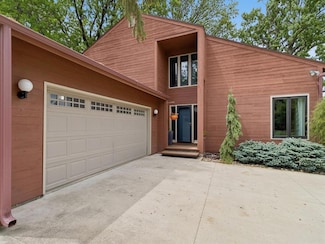 2900 Virginia Place, Des Moines, IA 50321