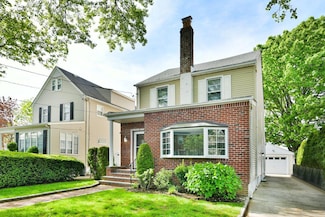 6 York Place, Williston Park, NY 11596