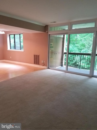 1655 Parkcrest Cir Unit 200, Reston, VA 20190