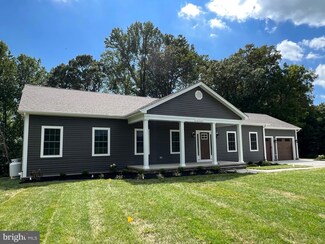 19767 Point Lookout Rd, Lexington Park, MD 20653