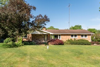 4835 Shore Dr, Coloma, MI 49038