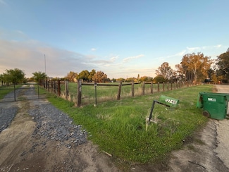 12740 E Robinson Ave, Sanger, CA 93657