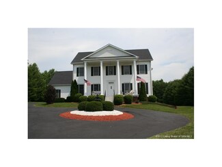 8115 Cunningham Sarles Rd, Borden, IN 47106