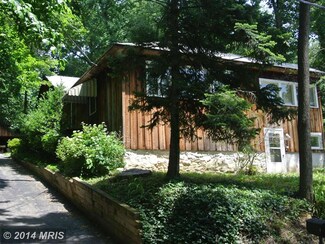 5305 Iroquois Rd, Bethesda, MD 20816