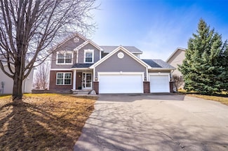 9266 Lake Dr, West Des Moines, IA 50266