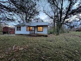 2530 Spring Forest Rd, Imperial, MO 63052
