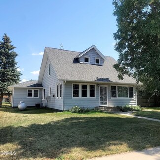 218 Central Ave N, Hazen, ND 58545