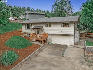 18300 Scott Ct, Gladstone, OR 97027