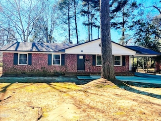 318 S McPherson Church Rd, Fayetteville, NC 28303