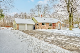 528 Whiting Rd, Webster, NY 14580