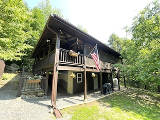 93 Forrest Trail, Sand Lake, NY 12153