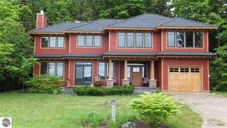 5655 Crystal Ave, Beulah, MI 49617
