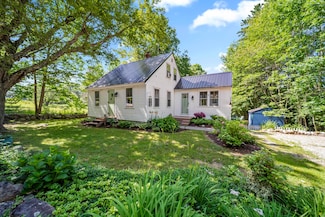 585 Governor Wentworth Hwy, Wolfeboro, NH 03894