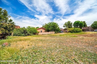 90 Creek Rock Rd, Village of Oak Creek, AZ 86351