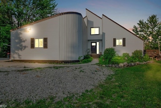 77280 Coon Creek Rd, Armada, MI 48005