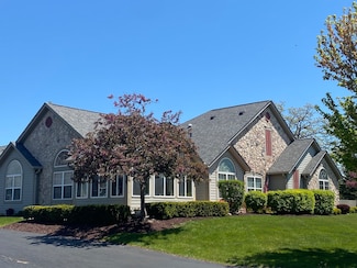 2018 Olmstead Dr Unit 2018, Woodstock, IL 60098