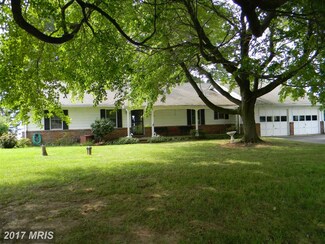 27 Edgewater Dr, Earleville, MD 21919