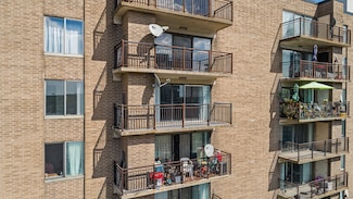 16400 N Park Dr Unit 1218, Southfield, MI 48075