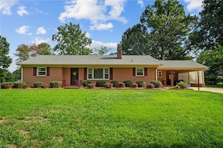 6208 Parkfield Ln, Clemmons, NC 27012