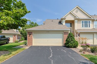 30W016 Mayfair Ct, Warrenville, IL 60555