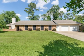 346 Bronco Ln, Moss Bluff, LA 70611