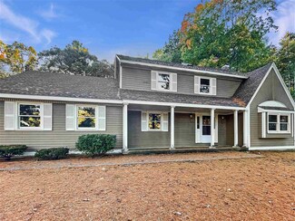 34 Gendron St, Nashua, NH 03062