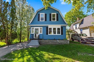 910 Pleasantview Ave, Schenectady, NY 12302