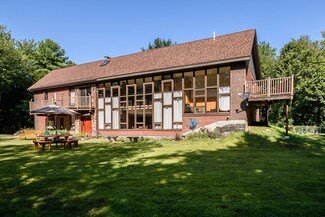 27 Scotts Dr, Buxton, ME 04093