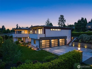 8926 NE 36th St, Yarrow Point, WA 98004