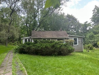 88 Hess Rd, Valley Cottage, NY 10989