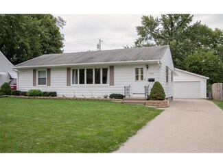 1709 Arizona Ave NE, Cedar Rapids, IA 52402