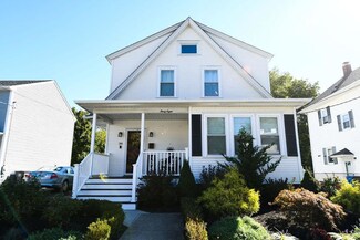 38 Bow St, Cranston, RI 02905