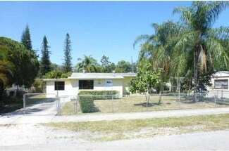 6033 Flagler St, Hollywood, FL 33023