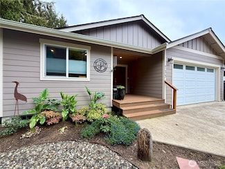 735 Dover Ct SE, Ocean Shores, WA 98569