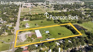 2603 W South St, Alvin, TX 77511