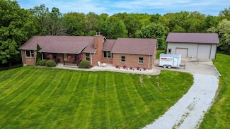 1820 N Hemlock Ridge Rd, Rocheport, MO 65279