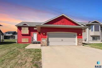 9204 W Norma Trail, Sioux Falls, SD 57106