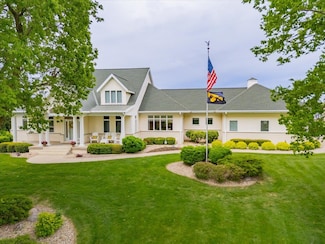 5571 Surrey Ln, Waunakee, WI 53597