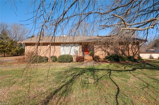 8120 Thorndike Rd, Greensboro, NC 27409