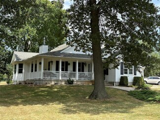 1131 Springbrook Park Dr, Farmington, MO 63640