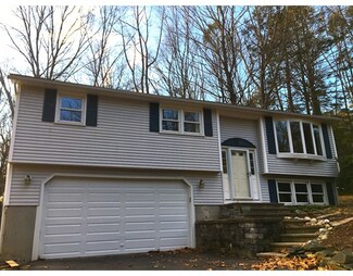 41 Homestead Ave, Russell, MA 01071