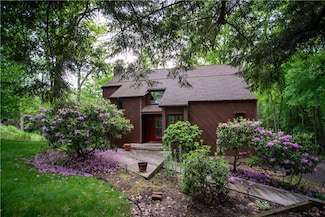 126 Green Forest Dr, Baden, PA 15005