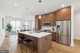1426 S Howard St, Philadelphia, PA 19147