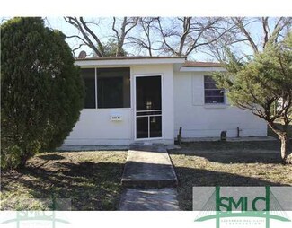 207 1/2 Cumming St, Savannah, GA 31415