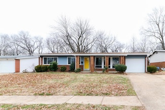 1670 Aqueduct Dr, Florissant, MO 63033