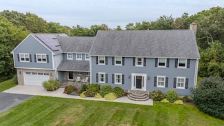 3 Goulart Memorial Dr, Fairhaven, MA 02719