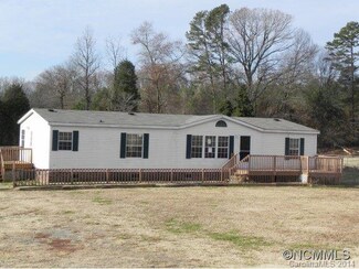 157 Twin Creeks Rd, Mooresboro, NC 28114