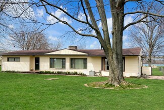 4663 E Harbor Rd, Port Clinton, OH 43452